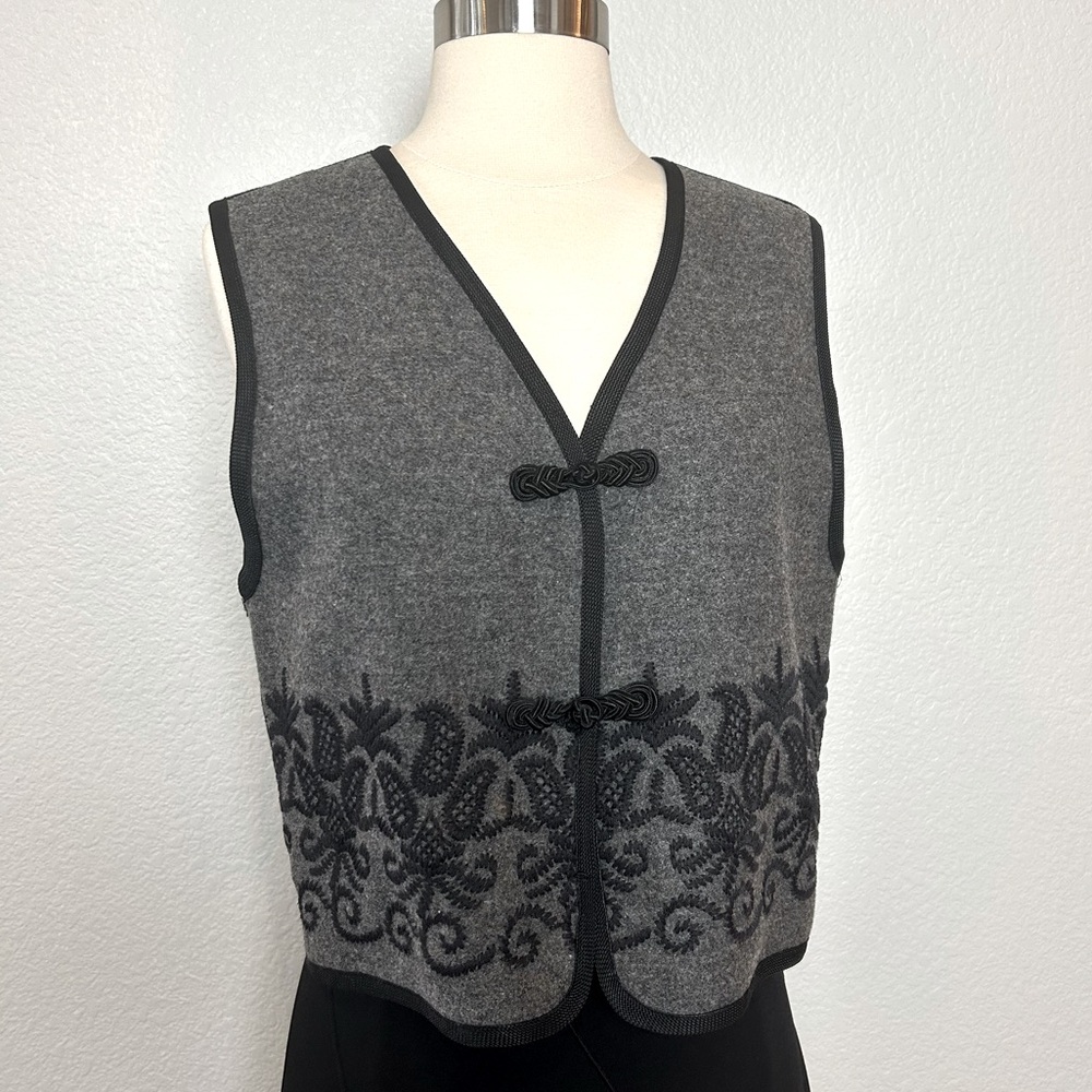 Compagnie Internationale Express Wool Vest Women's M Black Gray Embroidered VTG